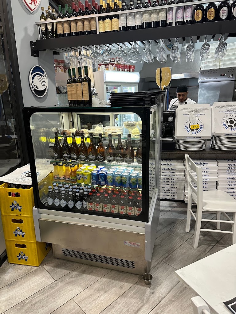 Sports Bar Italian FOOD — Ambiente