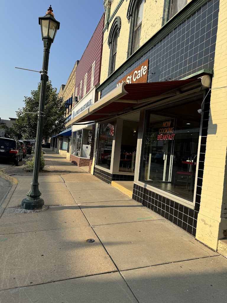  Hartford Main Street Cafe