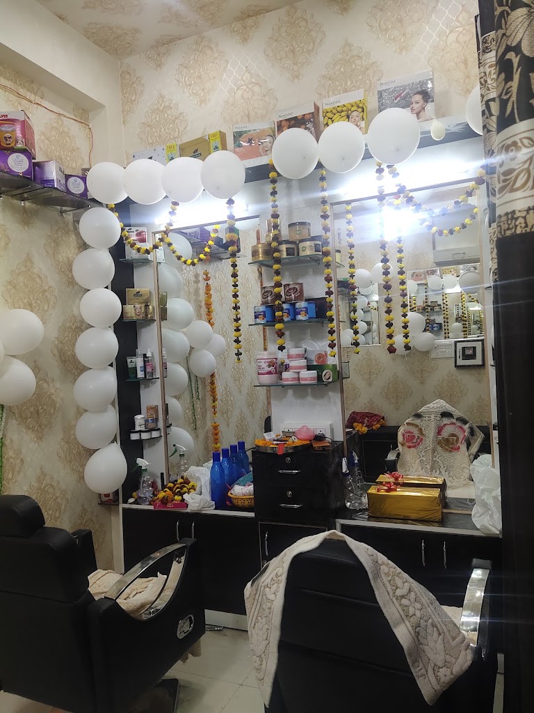 Golden Beauty Parlour