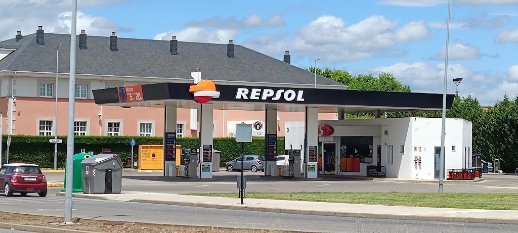 Estacion de Servicio Repsol — Exterior