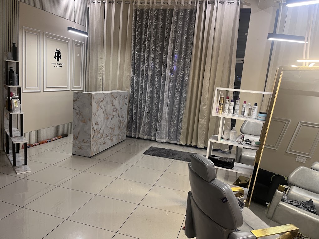 Aarti Makeovers Academy