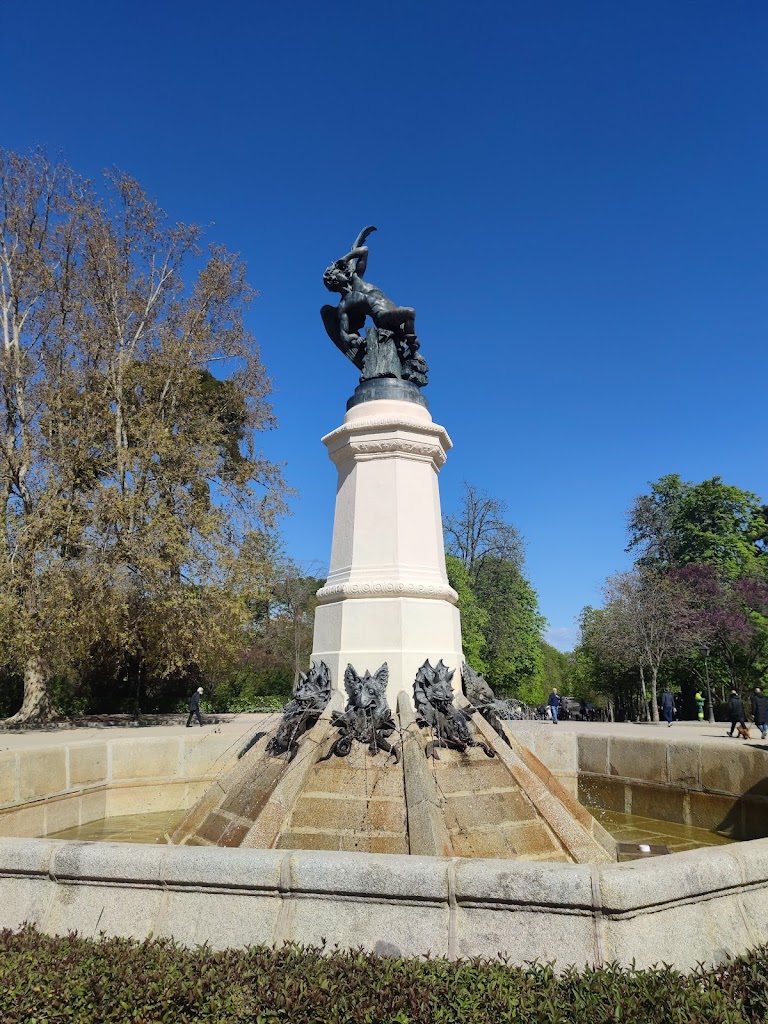 Fuente del Angel Caido
