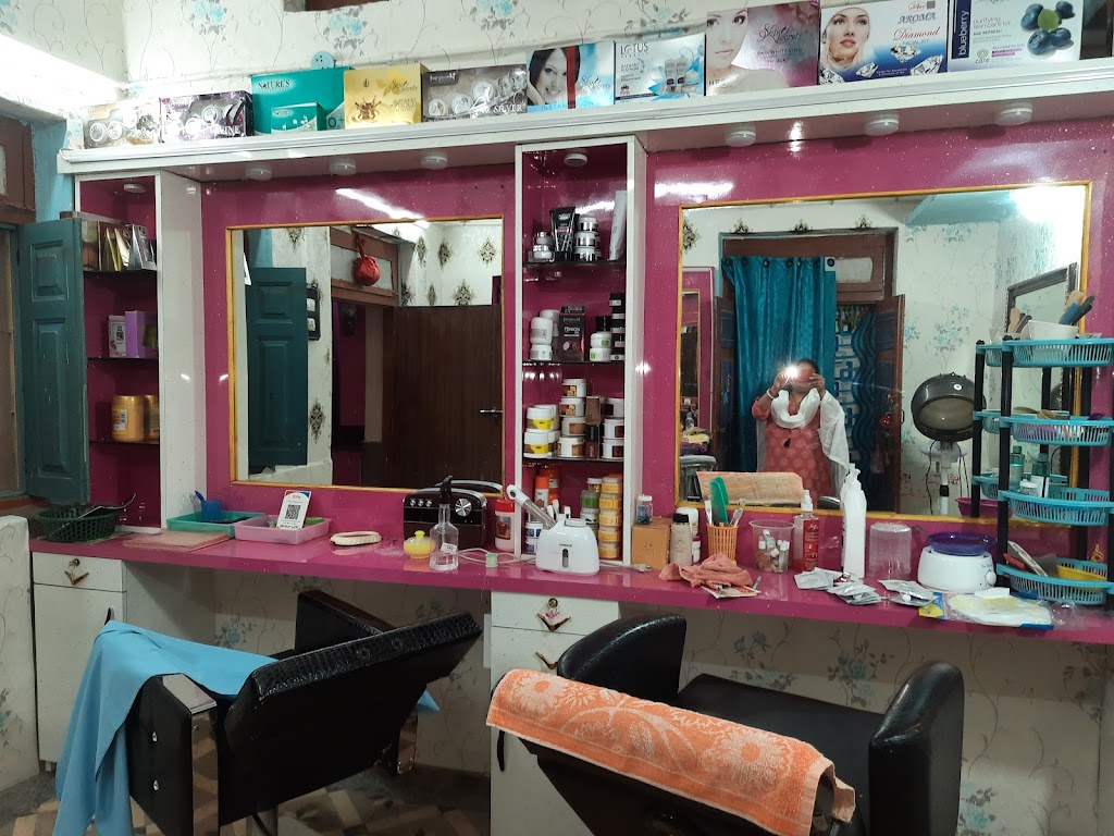 Glorious Beauty Parlour