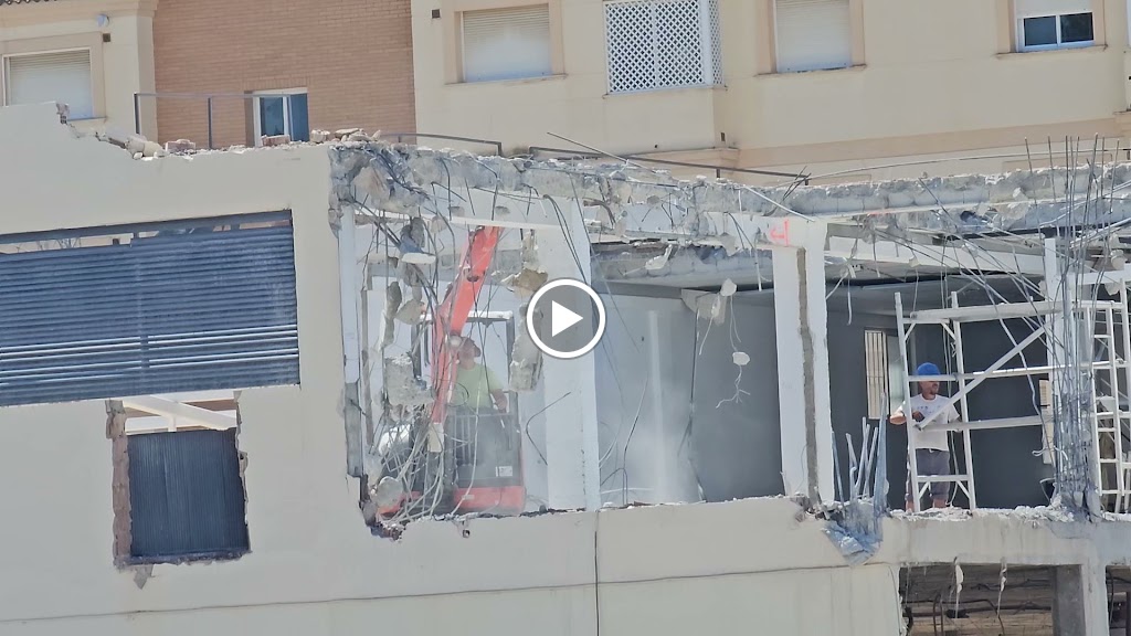 Estacion de Servicio Repsol — Videos