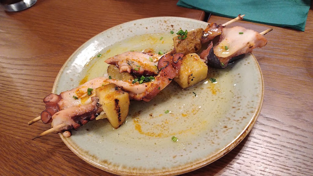 Omnivor - Vermouth / Restaurant / Cocktails — pulpo