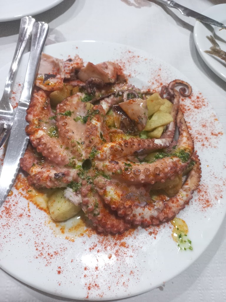 Cafe - Bar Conchi — Comida y bebida