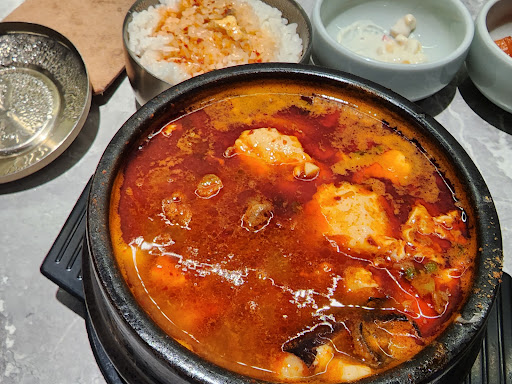 FOND訪 韓國傳統豆腐鍋 - 老虎城本店 的照片