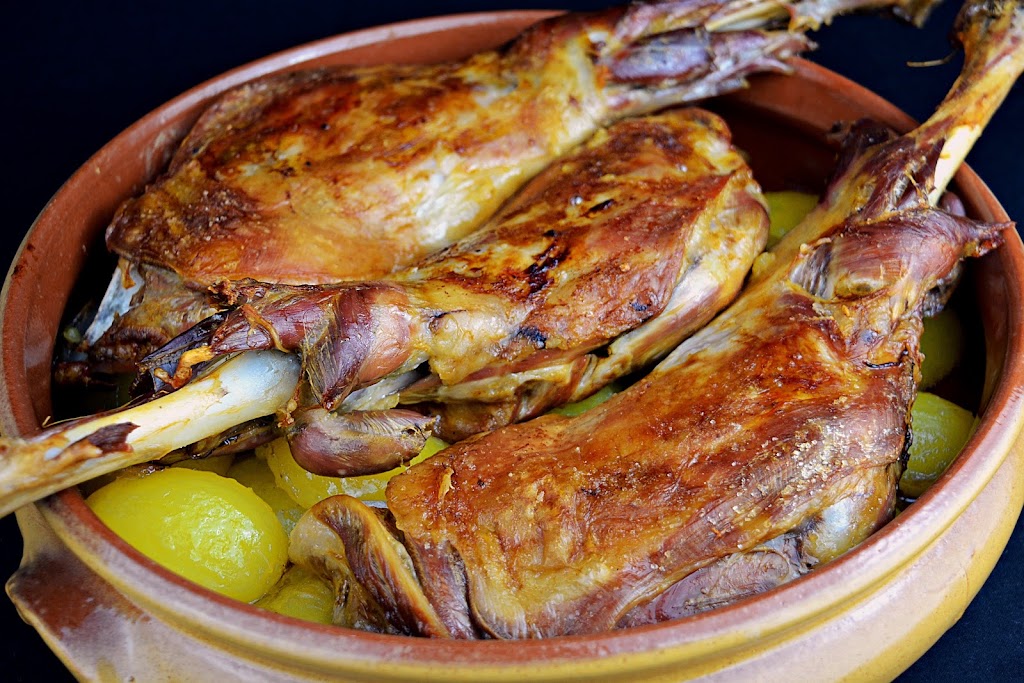 Meson Restaurante Juan Antonio — Comida y bebida