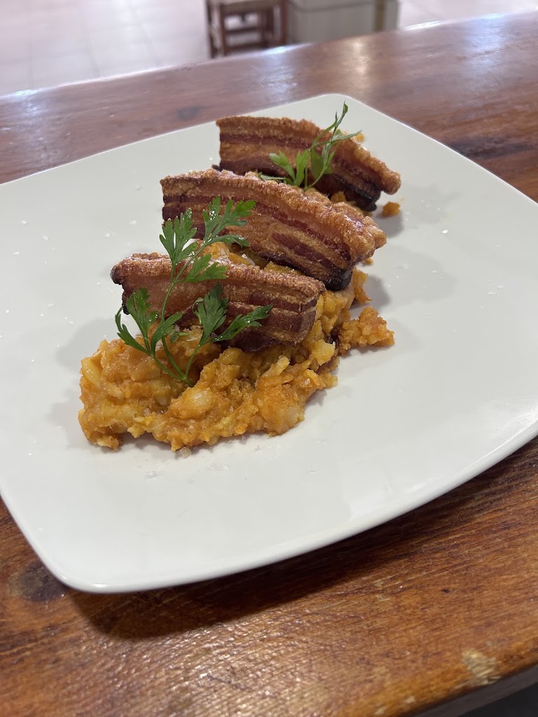 Vuelta y Vuelta Restaurante — Del propietario
