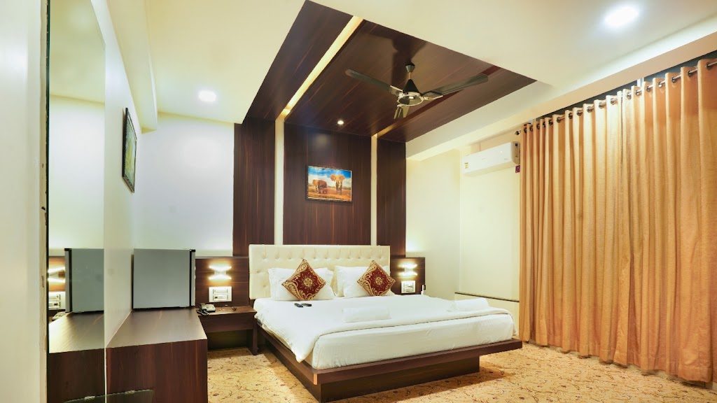 Sayaji Lodging