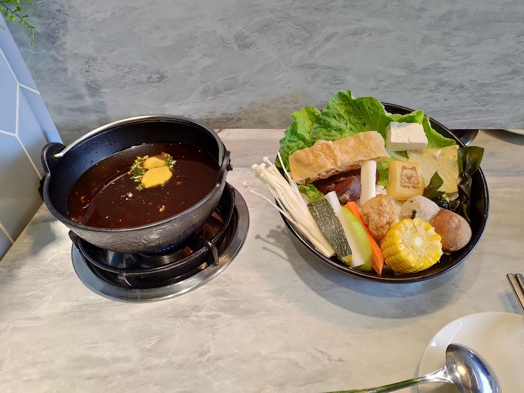 養鍋YangGuo石頭涮涮鍋 金門金城店 的照片