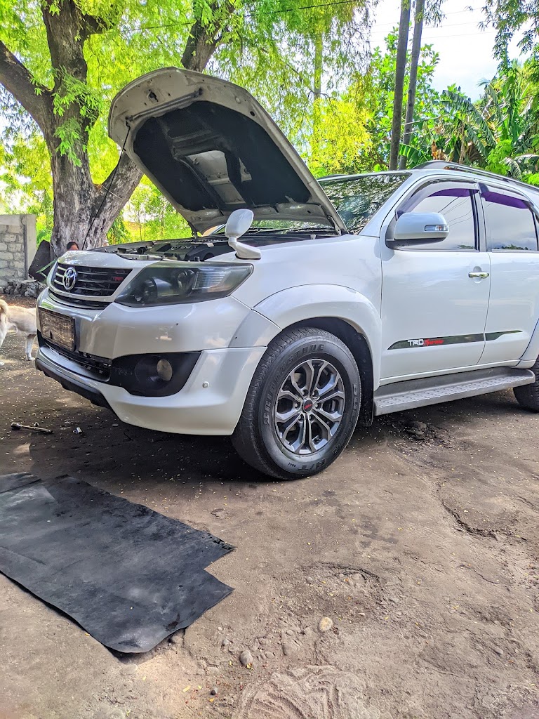 BENGKEL MOBIL RISKY