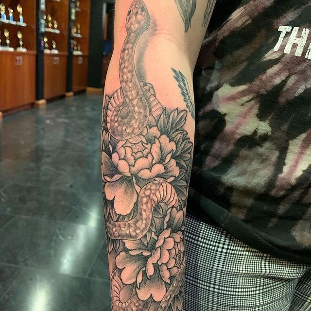 To The Grave Tattoo Co.