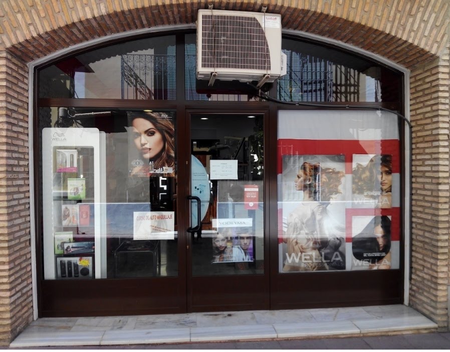 Benjamin Hernandez Maquillador y Peluquero — Exterior