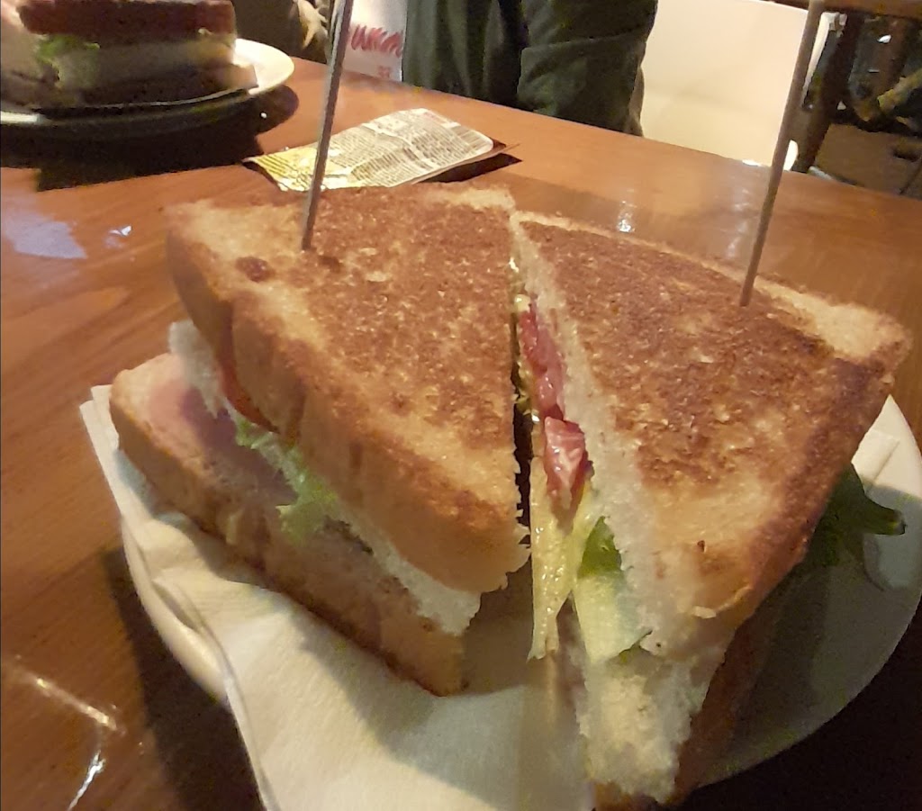 Cafe Bar El Miter — Comida y bebida