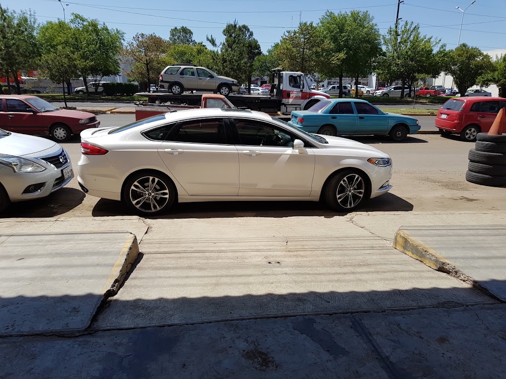 Autos George's — Automovil