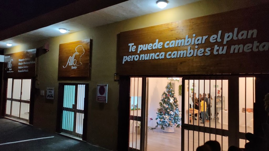 Allo Studio, Centro de Belleza y Academia — Exterior