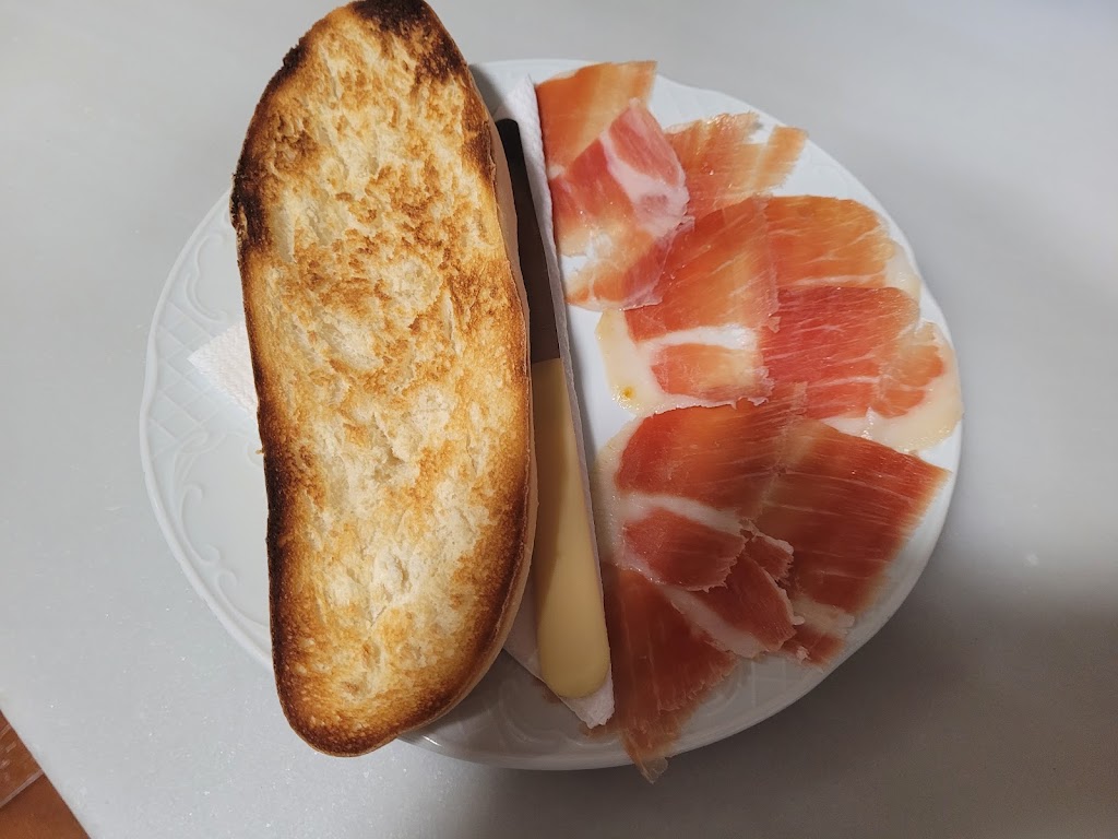 La Tabernilla — Comida y bebida