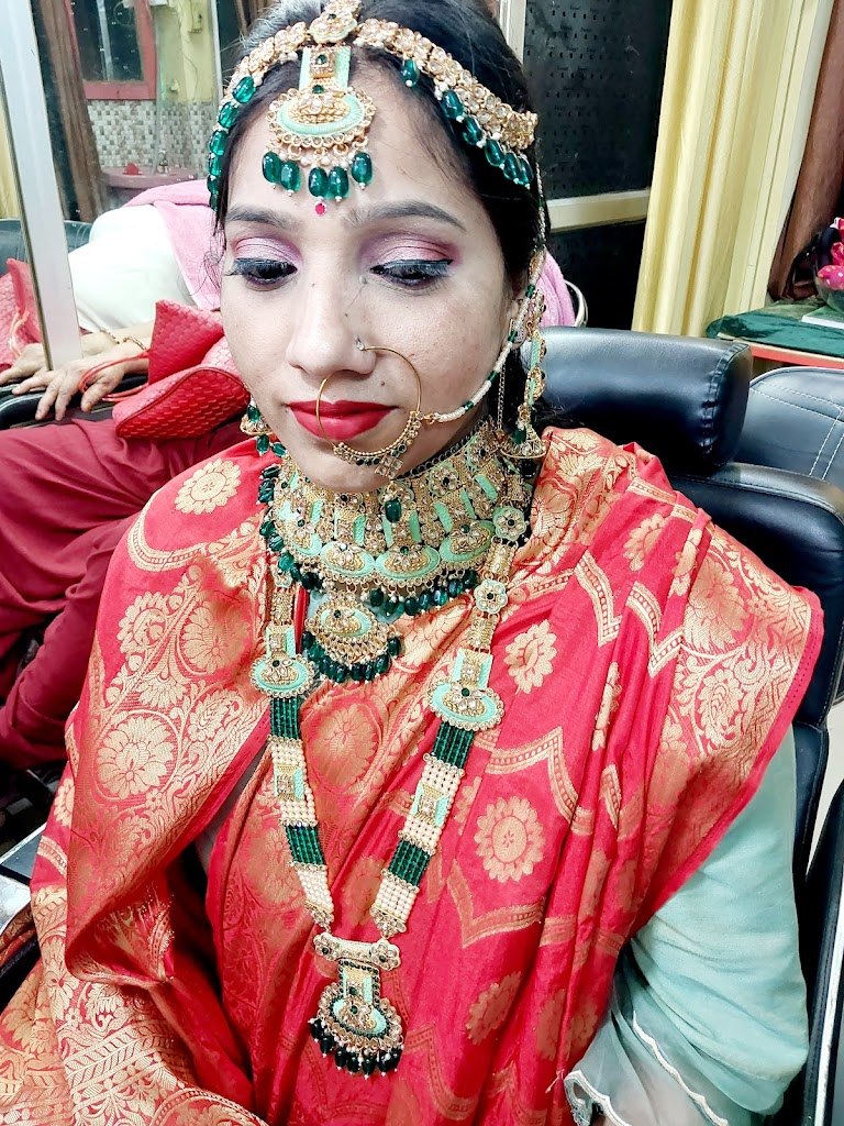 Avantika Beauty Parlour