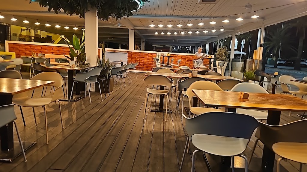 Tastimo Rar & Bestaurant — Ambiente
