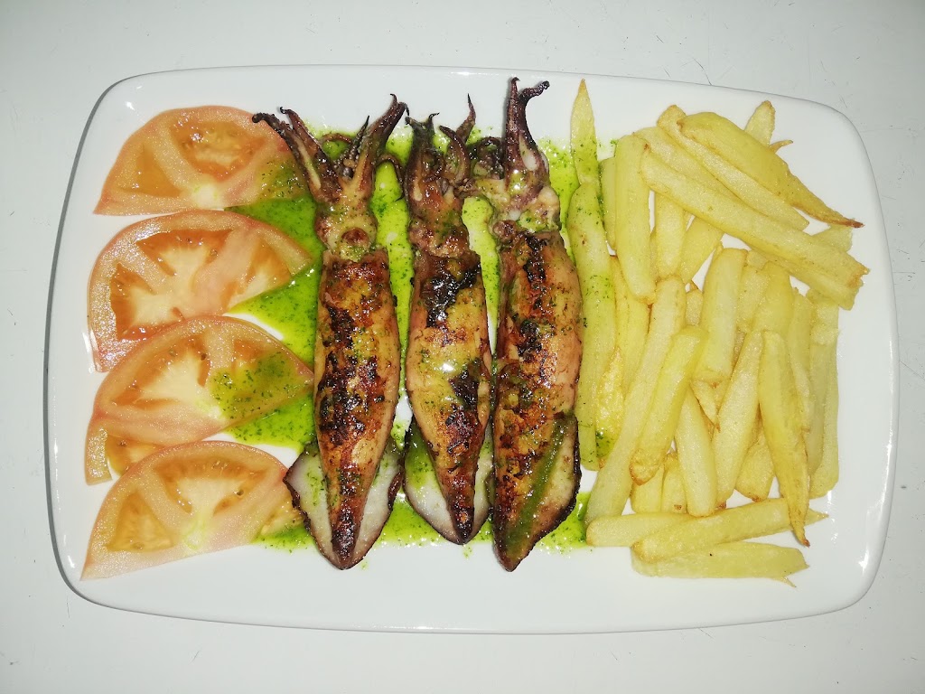Bar Casa Lebri — Comida y bebida