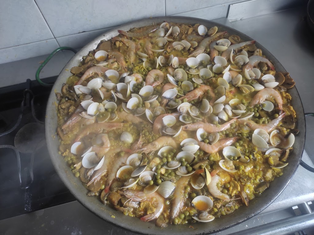 Bar Castillo — Comida y bebida