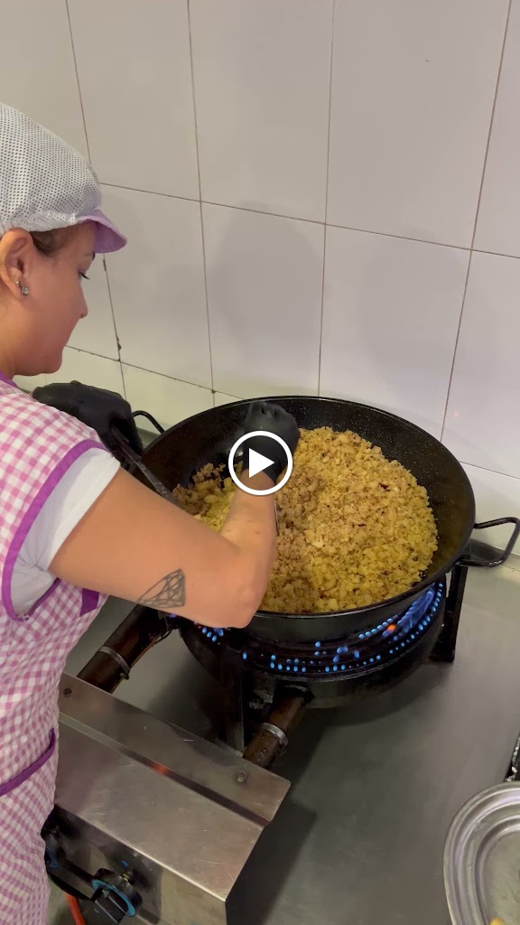 Asador de Pollos y Comidas Para Llevar, La Cocina de Mama / Mommy's Kitchen — Videos