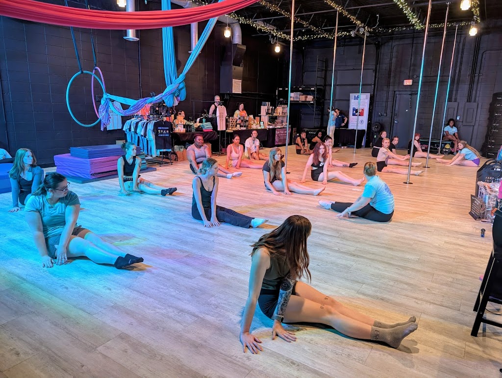  D.I.D Fit Studio - Drop. Invert. Dazzle.