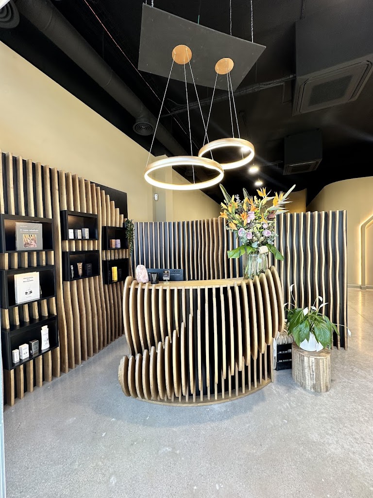 Opulence by Irene (Peluqueria y Estetica)