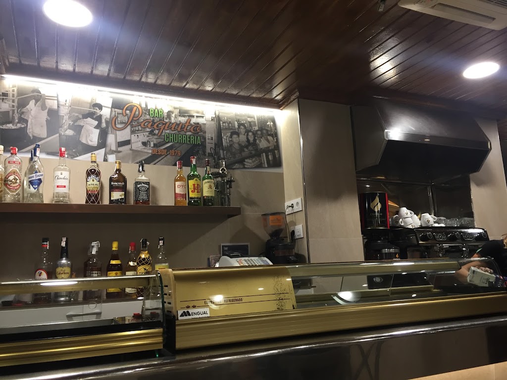 Bar Churreria Paquito — Ambiente
