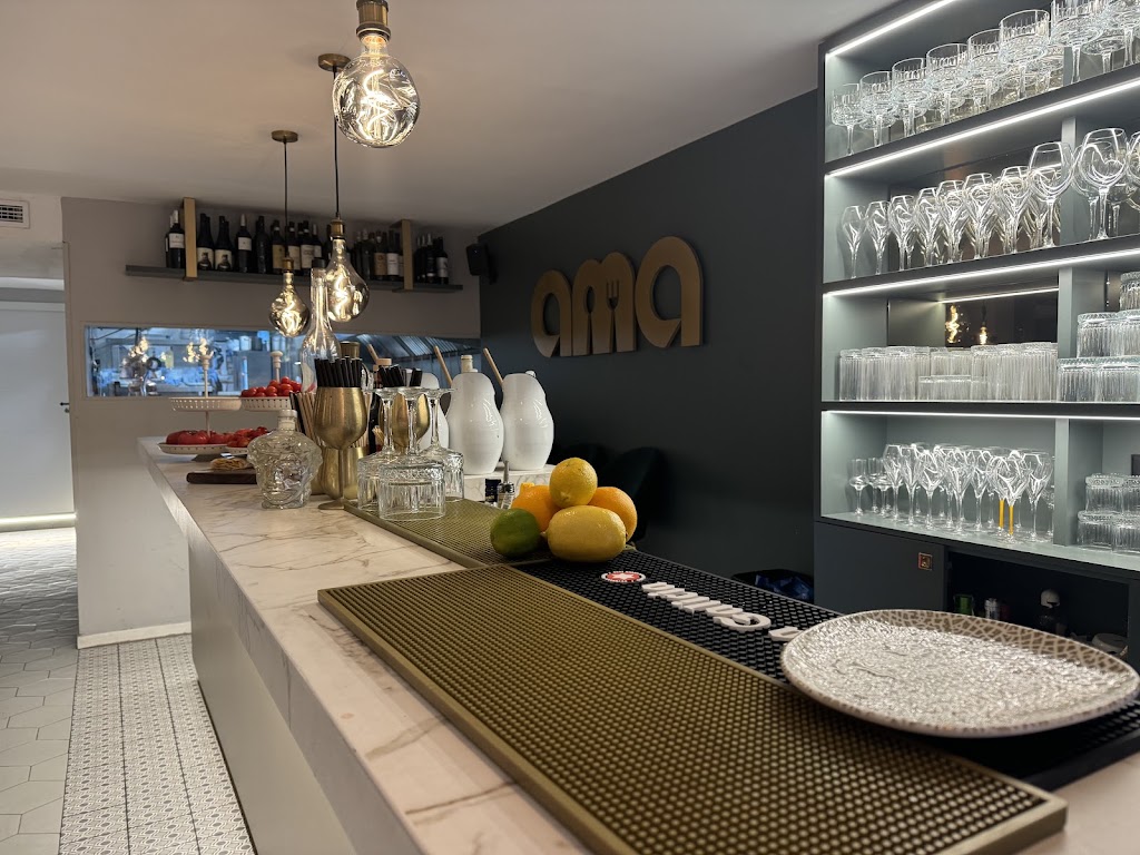 Ama tapas y comida — Ambiente