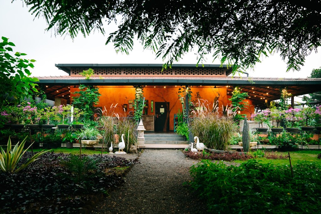 Tooth Mountain Farms - Farmstay, Bed & breakfast, Fine dining restaurant, Guest house, Resort hotel, Restaurant, Spa Restaurant in Hatnoli, Maharashtra