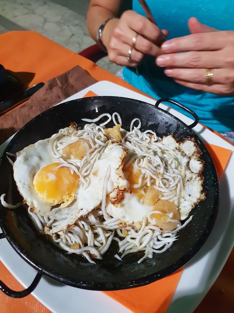 Bar Restaurante — Comida y bebida