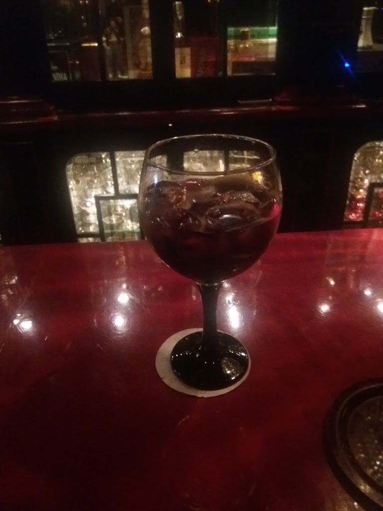 Hamilton Pub Discoteca — Comida y bebida