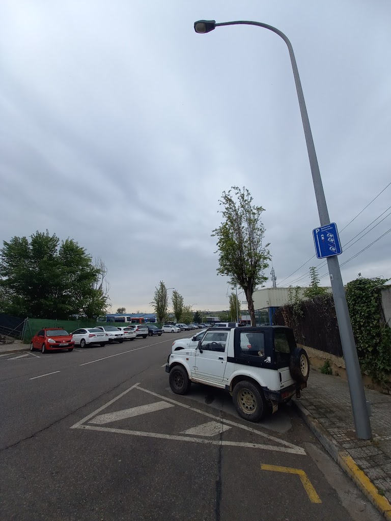 Aparcament Montserrat Roig