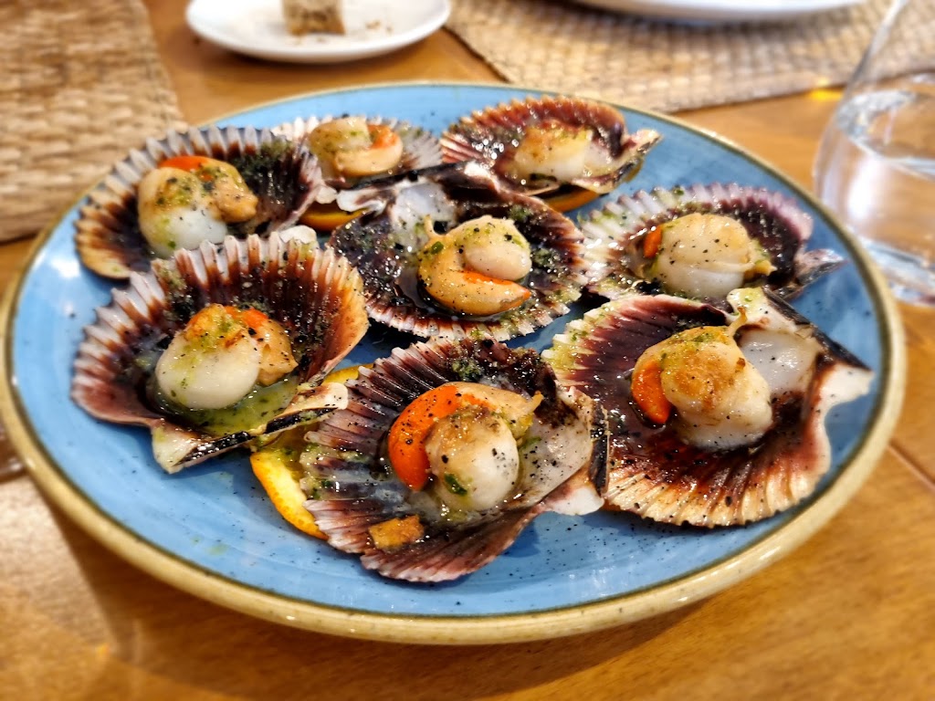 Vinomio Bar & Botanico — Comida y bebida