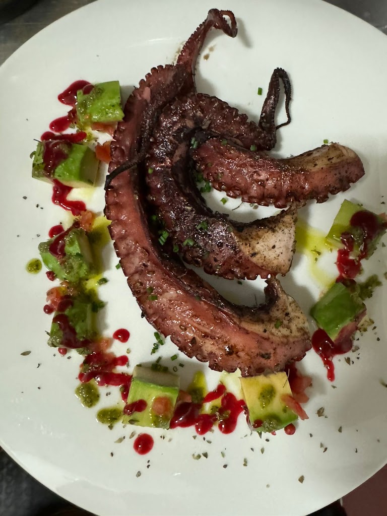 Salu Grill & Wine Restaurant — pulpo