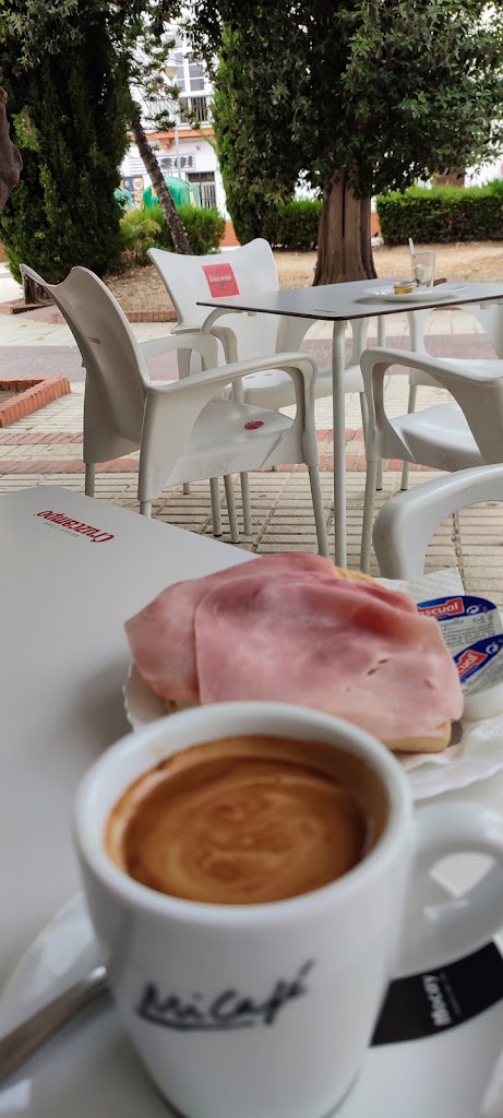 Bar "El Sitio" — Comida y bebida