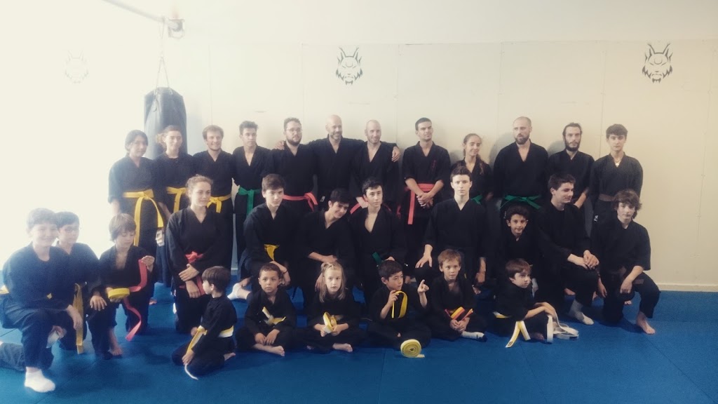 Kung fu Sant Cugat - Escola d' Arts Marcials — Uniforme