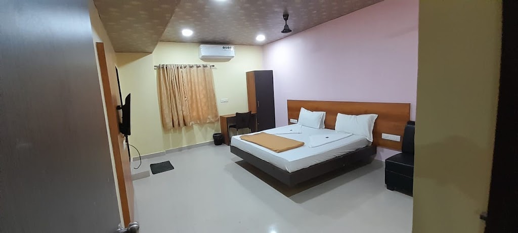 Shlok Palace Lodging