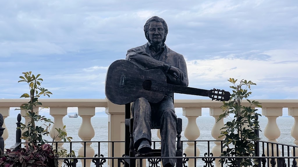 Monumento a Manolo Sanlucar