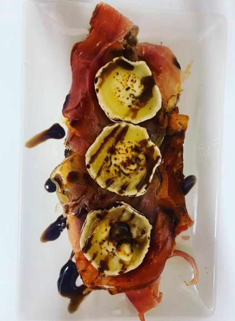 Cafeteria - Bar Central — Comida y bebida