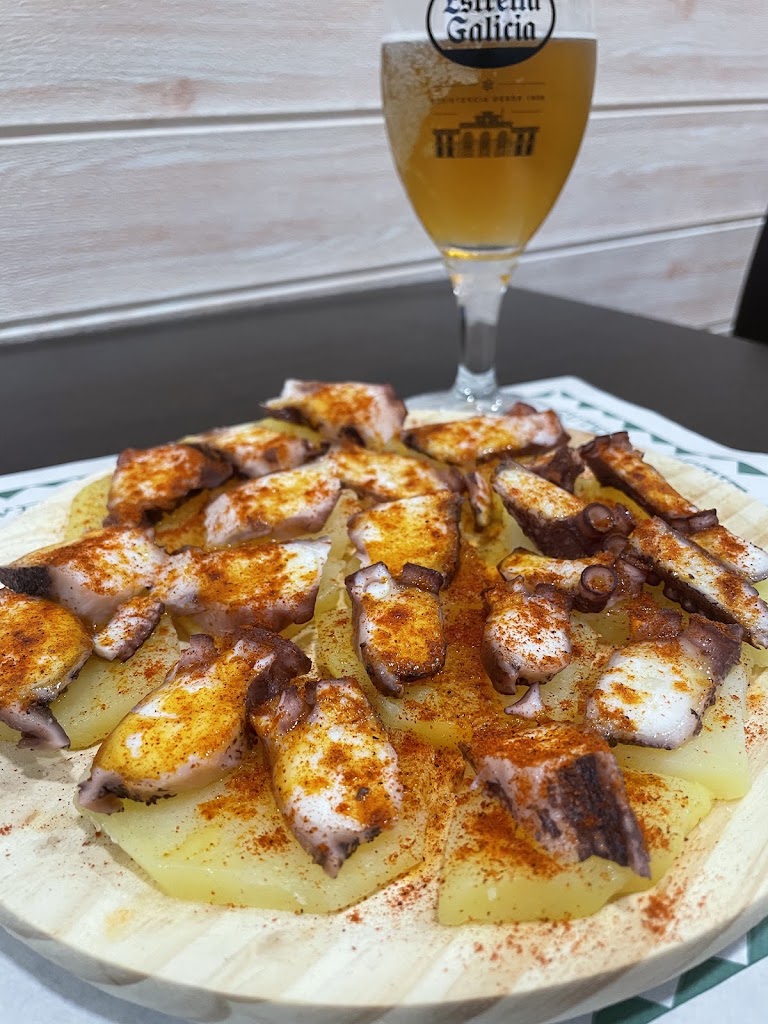 Bar tapas casa yaya — Comida y bebida