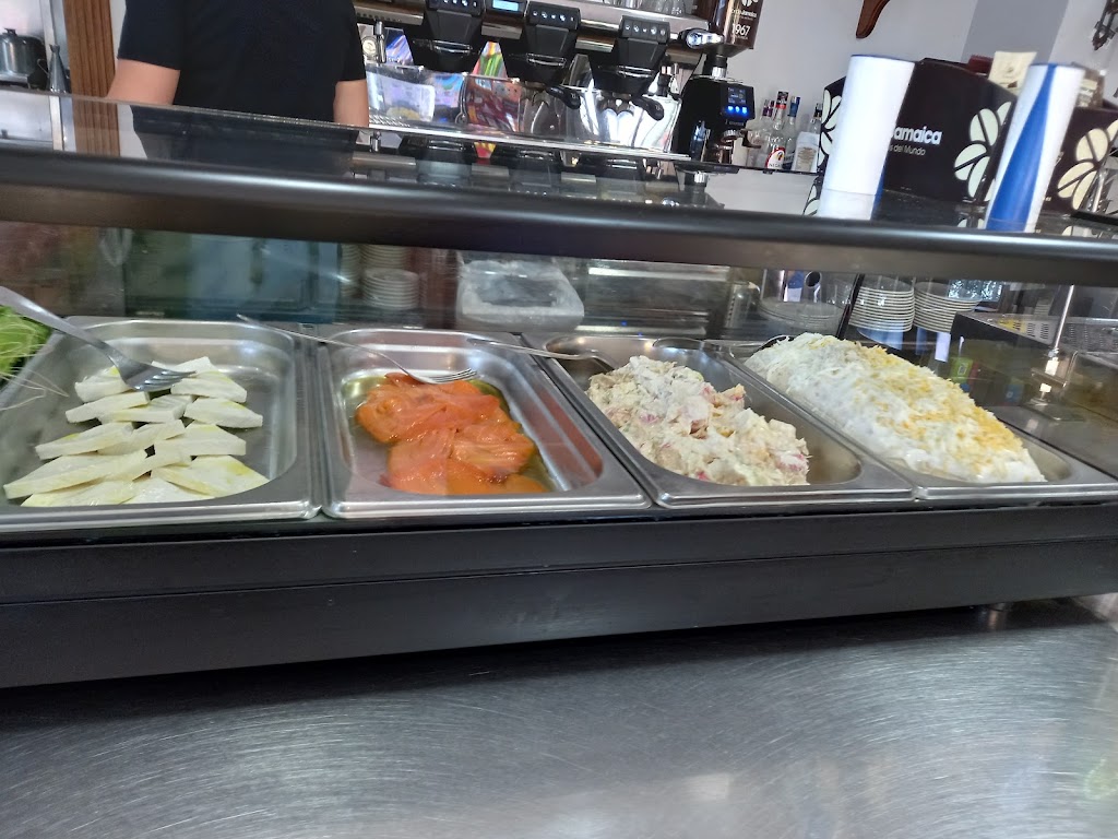 CAFE BAR RESTAURANTE KIOSKO EL DATIL SL — Ambiente
