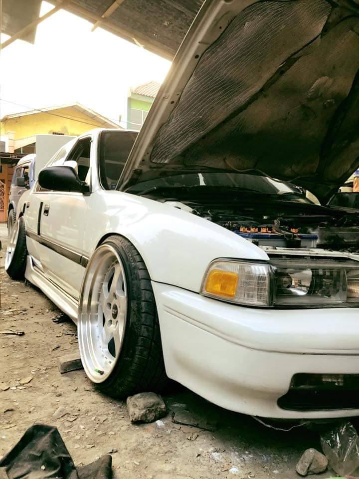 bengkel mobil body repair dan jual beli mobil scond