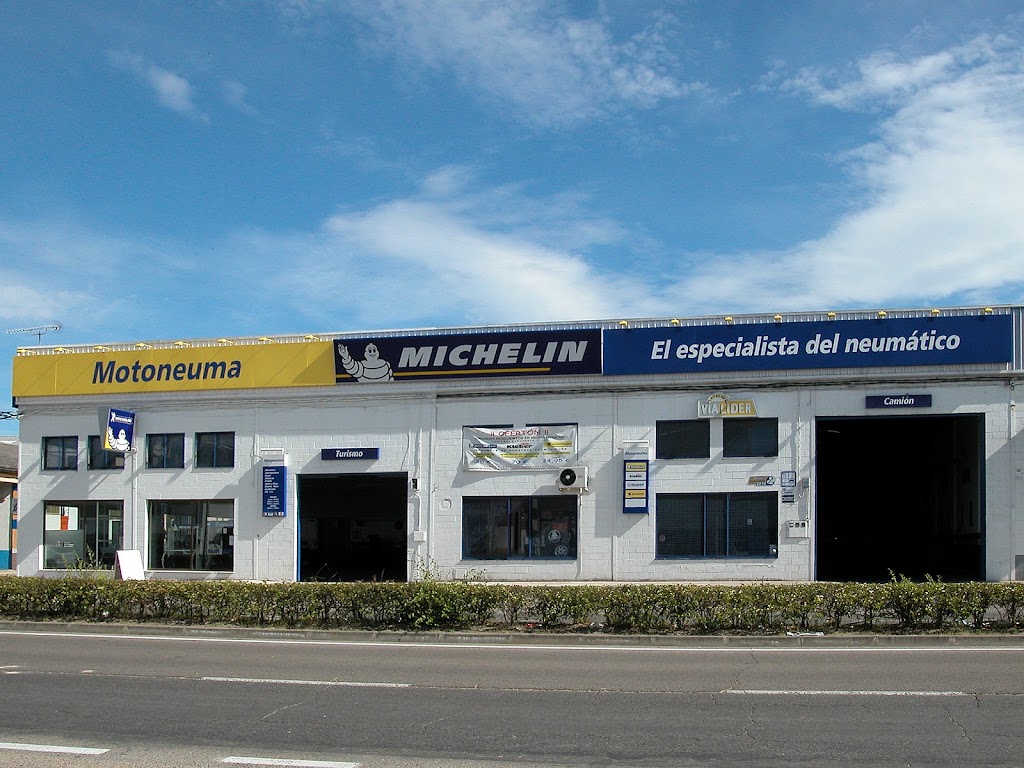 Euromaster Motoneuma — Exterior