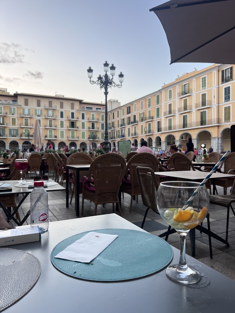Wine & Food Restaurant — Ambiente
