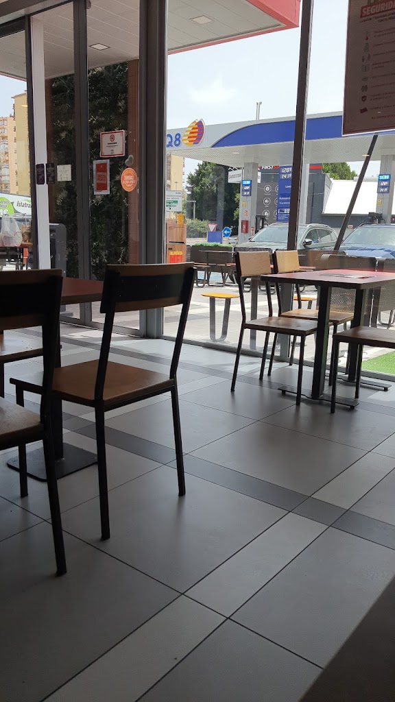 Q8 Gasolinera Algeciras II — Interior