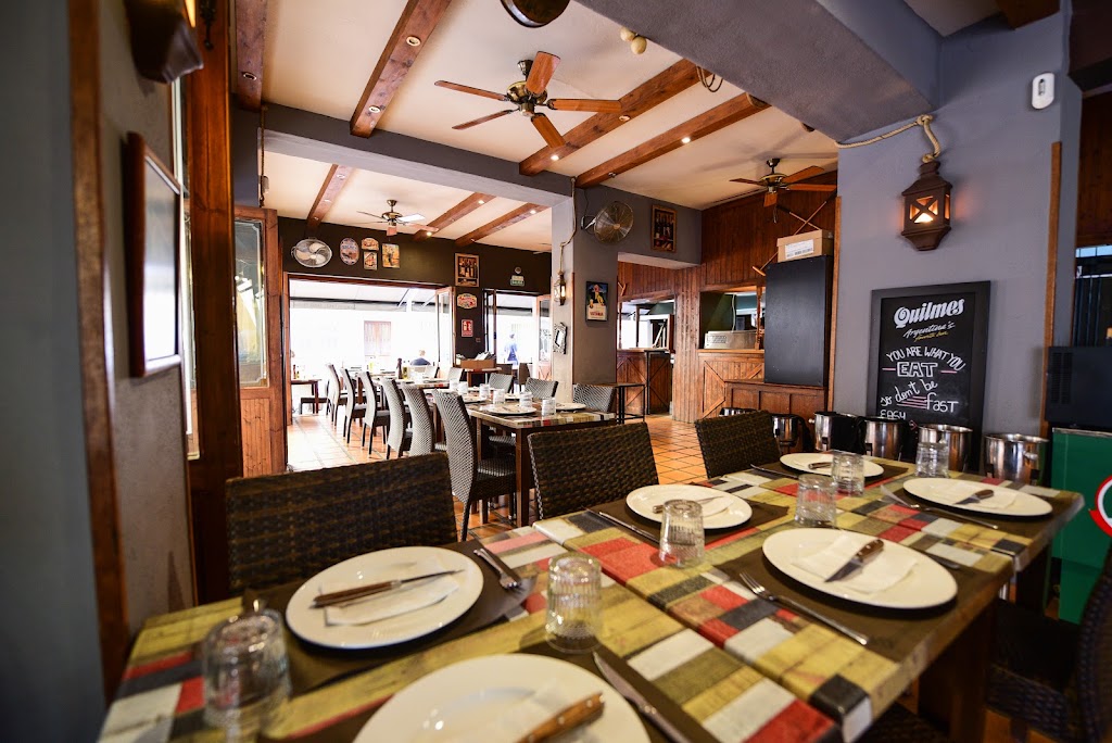 Restaurante Estilo Campo / Asador Argentino / Steakhouse — Ambiente