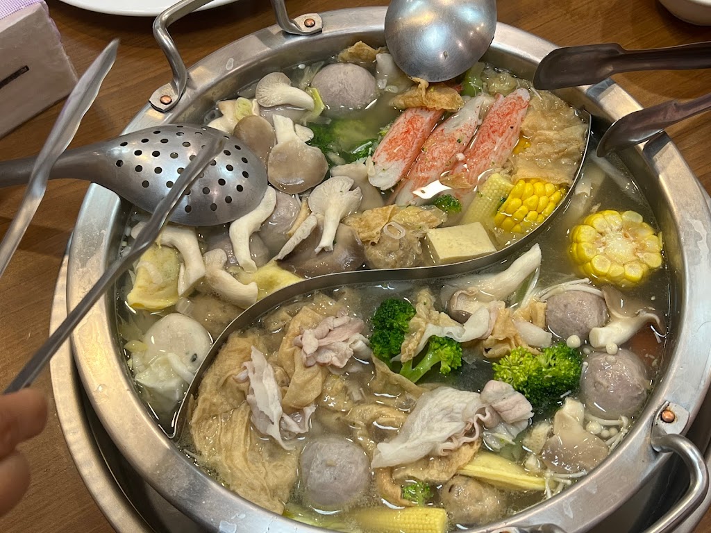 屏東小東北酸菜白肉鍋 旗艦店 的照片